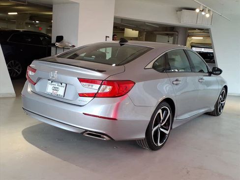 Used 2022 Honda Accord Sport image 4