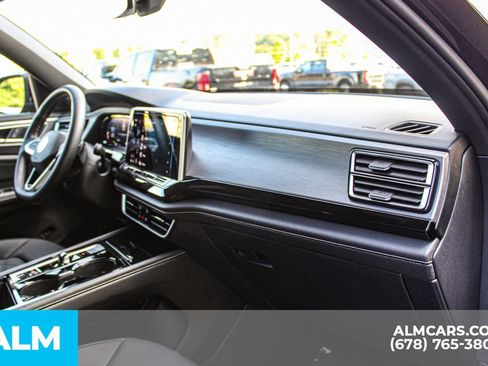 Used 2025 Volkswagen Atlas Cross Sport SE AWD/4WD image 21