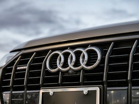 Used 2020 Audi Q3 2.0T Prestige w/ Prestige Package image 52