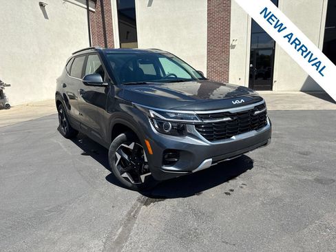 Used 2024 Kia Seltos EX AWD/4WD image 1