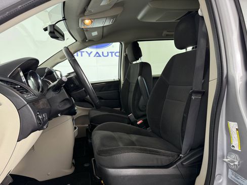 Used 2017 Dodge Grand Caravan SE w/ Power Window Group image 16