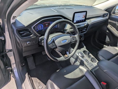 Used 2021 Ford Escape Titanium AWD/4WD image 16