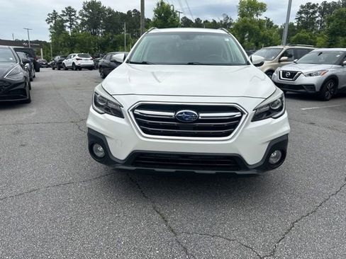 Used 2018 Subaru Outback 3.6R Touring AWD/4WD image 2