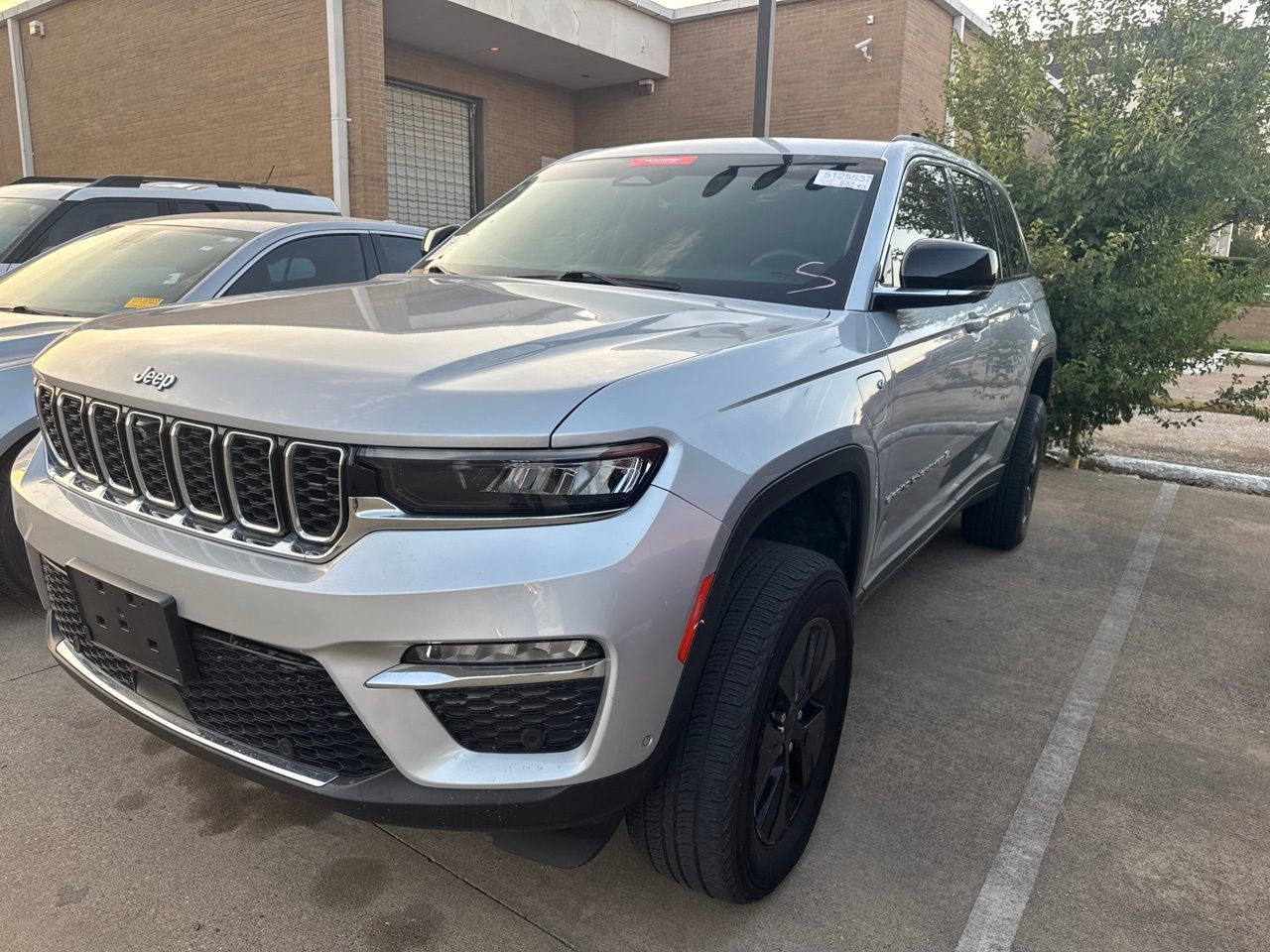 Used 2022 Jeep Grand Cherokee Limited 4xe w/ Luxury Tech Group II AWD/4WD image 1