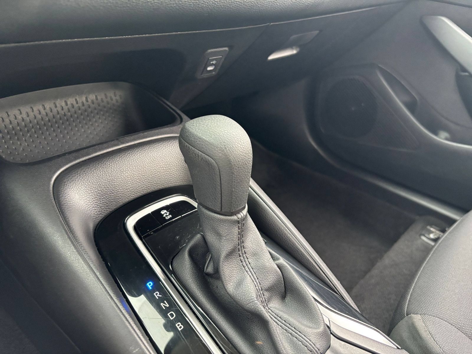 Used 2025 Toyota Corolla LE FWD image 38