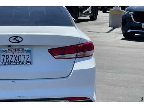 Used 2016 Kia Optima LX FWD image 13