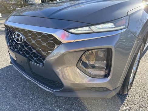 Used 2019 Hyundai Santa Fe SE image 10