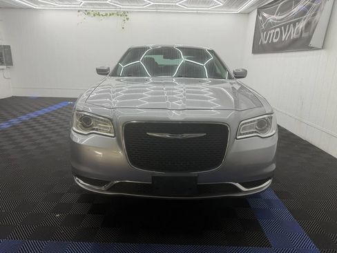 Used 2017 Chrysler 300 Limited AWD/4WD image 3
