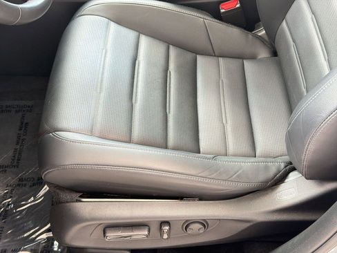 Used 2023 Honda CR-V EX-L image 13