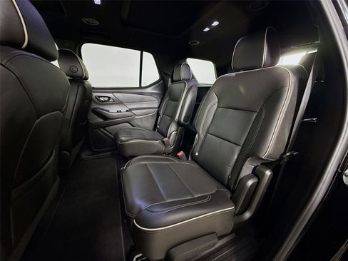 Used 2023 Chevrolet Traverse Premier w/ Redline Edition image 27