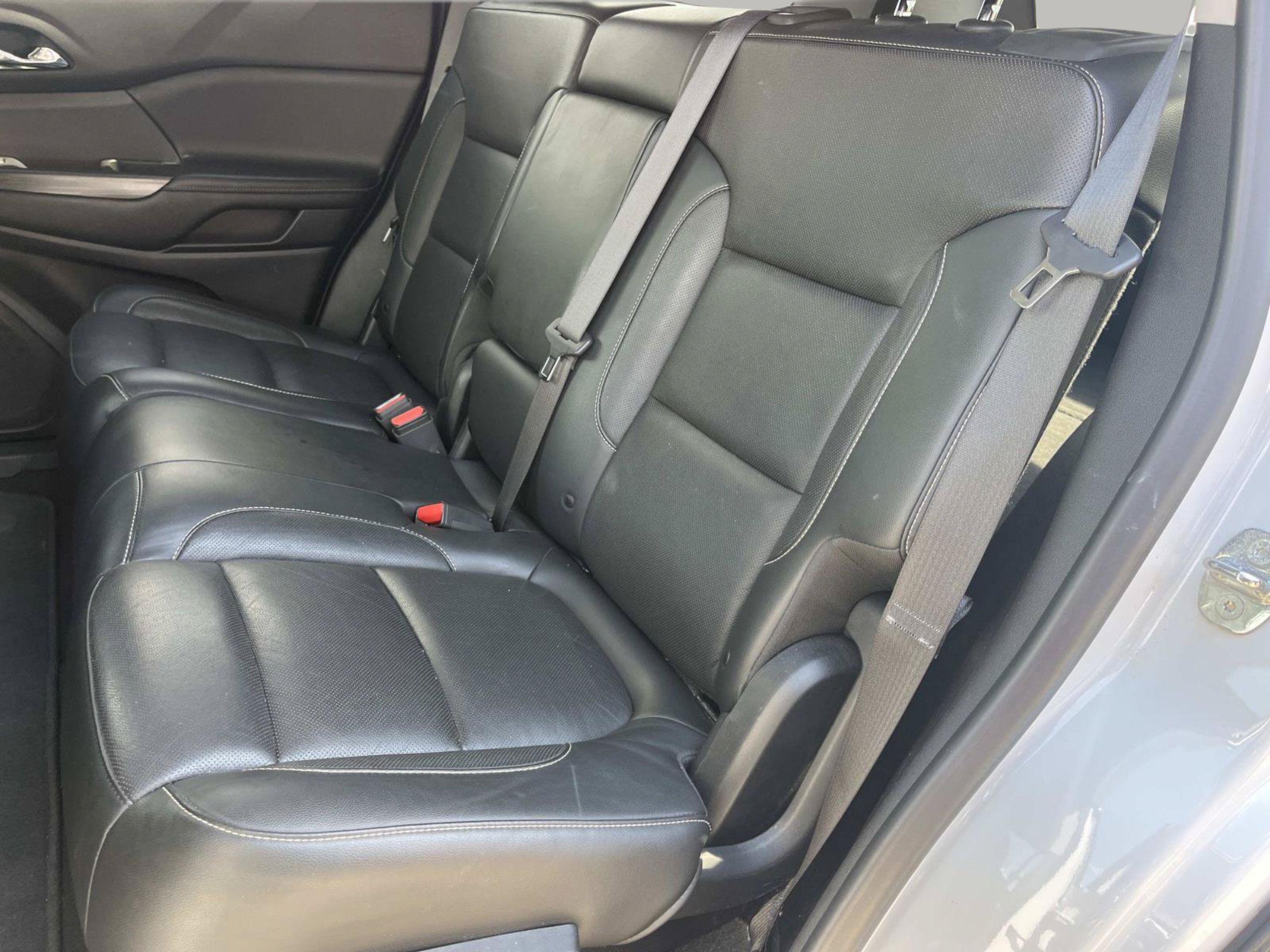Used 2019 GMC Acadia SLT FWD image 19