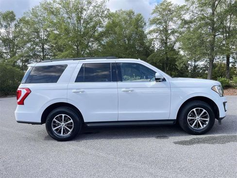 Used 2021 Ford Expedition XLT image 7