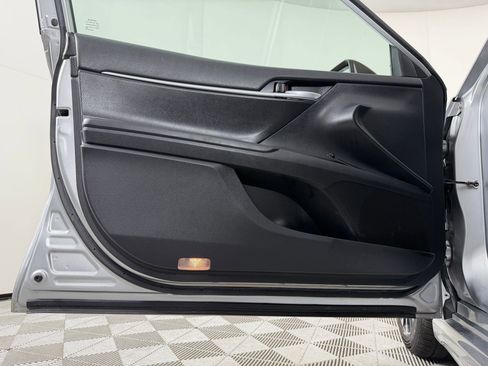Used 2019 Toyota Camry SE image 22