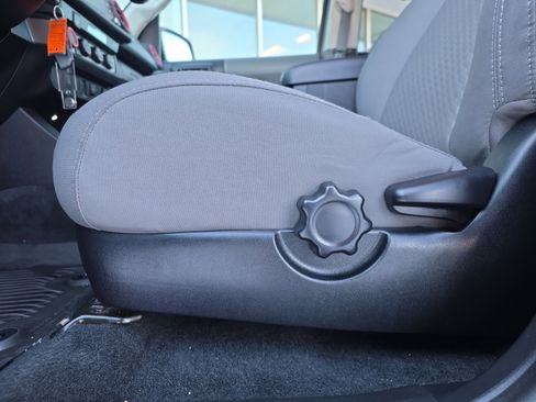 Used 2023 Toyota Tacoma SR image 14