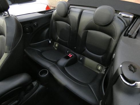 Used 2018 MINI Cooper S image 16