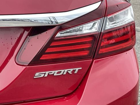 Used 2016 Honda Accord Sport image 35