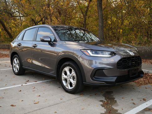 Certified 2024 Honda HR-V LX image 2