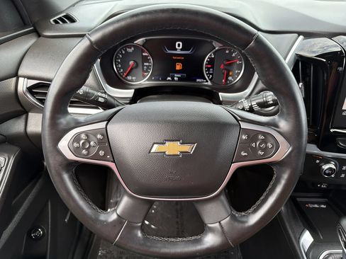 Used 2023 Chevrolet Traverse Premier FWD image 32