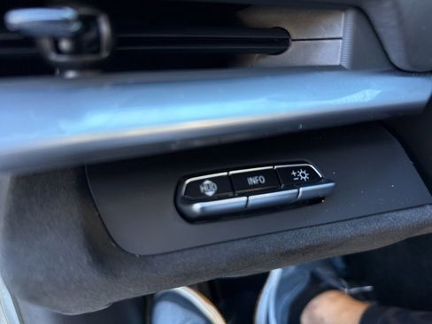 Used 2022 Chevrolet Corvette Stingray Premium Conv image 83