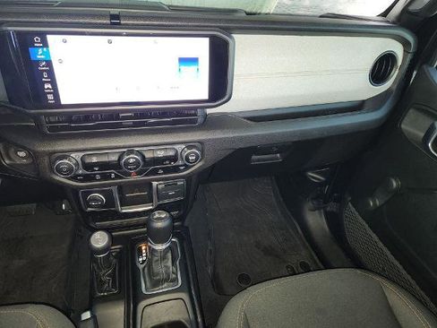 Used 2024 Jeep Wrangler Sport image 17