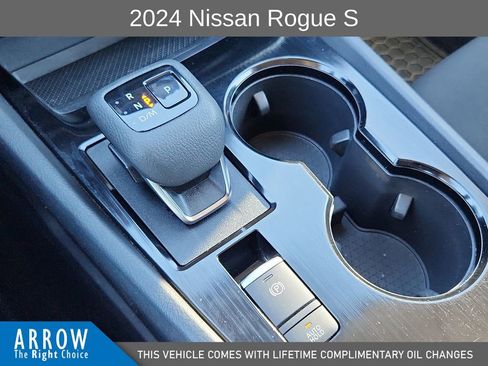 Used 2024 Nissan Rogue S image 28