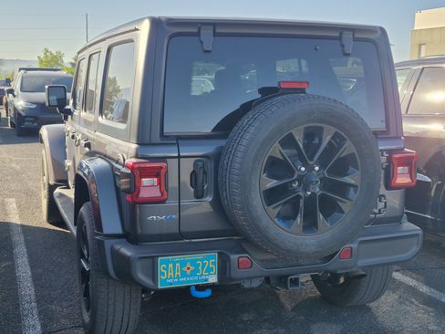 Used 2023 Jeep Wrangler Unlimited Sahara w/ Cold Weather Group AWD/4WD image 30