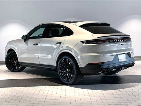 New 2026 Porsche Cayenne Coupe AWD/4WD image 3