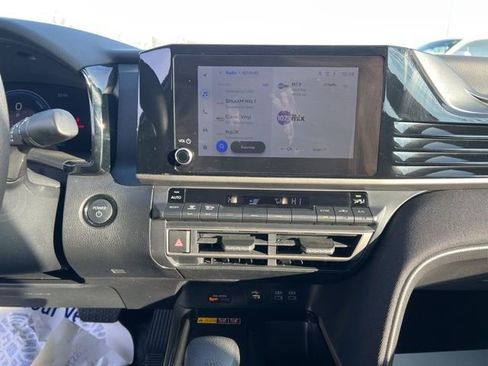 Used 2025 Toyota Camry LE image 16