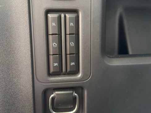 Used 2025 Ford Expedition Max Platinum AWD/4WD image 9