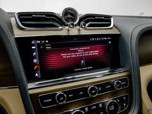 Used 2023 Bentley Bentayga Extended Wheelbase AWD/4WD image 77
