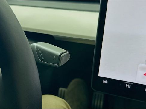 Used 2023 Tesla Model Y Performance image 15