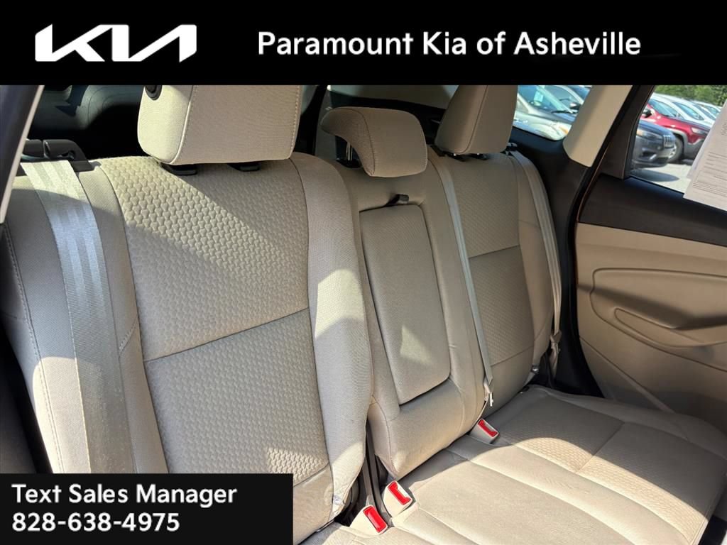 Used 2017 Ford Escape SE w/ Equipment Group 201A AWD/4WD image 21