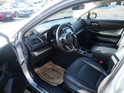 Used 2018 Subaru Outback 2.5i Limited image 9