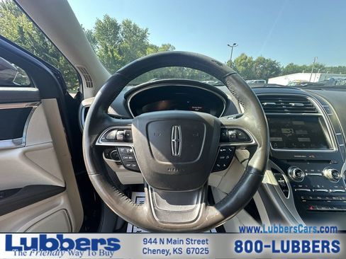 Used 2019 Lincoln Nautilus Select AWD/4WD image 14
