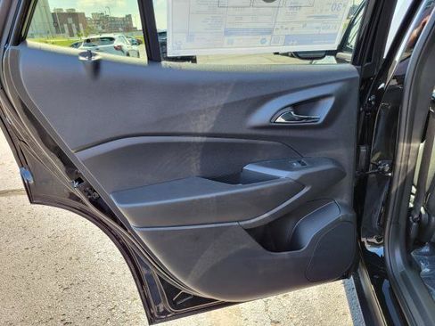 New 2026 Chevrolet Trax LT w/ Sunroof Package FWD image 23
