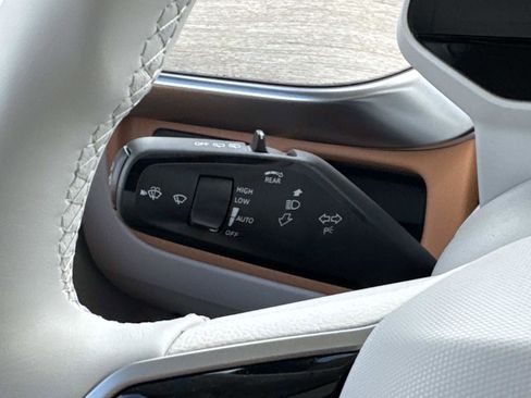 New 2025 Volkswagen ID. Buzz Pro S Plus image 20