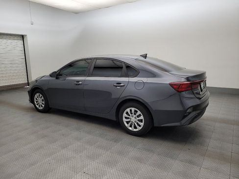 Used 2022 Kia Forte Sedan FWD image 3