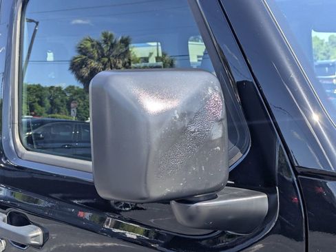 Used 2025 Jeep Wrangler Unlimited Sahara AWD/4WD image 10