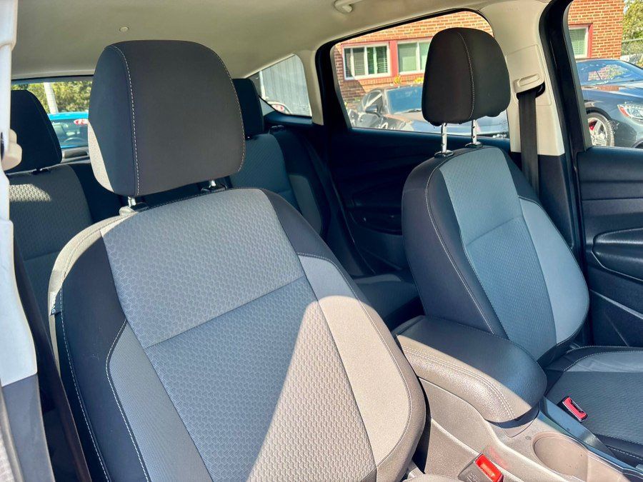 Used 2017 Ford C-MAX SE FWD image 17