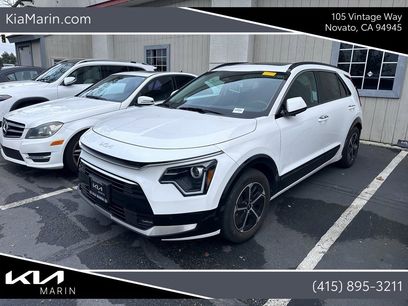 Used 2023 Kia Niro SX