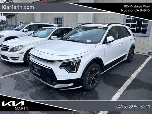 Used 2023 Kia Niro SX image 1