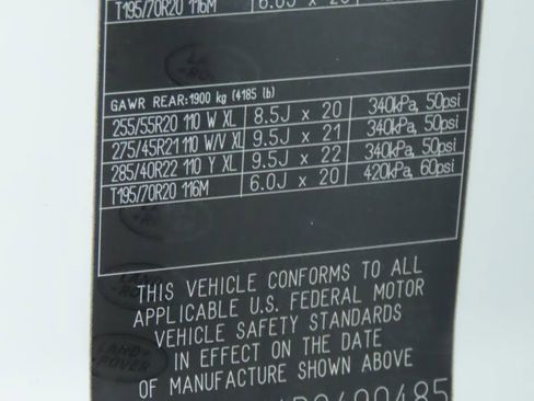 Used 2024 Land Rover Discovery Dynamic SE image 33