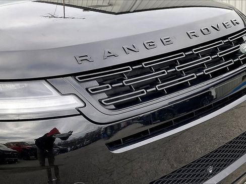 Used 2024 Land Rover Range Rover Evoque Dynamic SE image 33