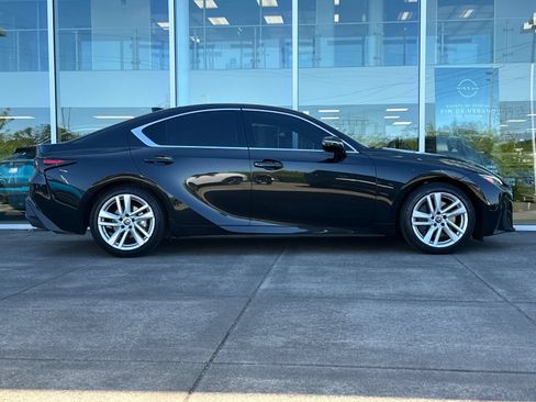 Used 2022 Lexus IS 300 RWD image 2