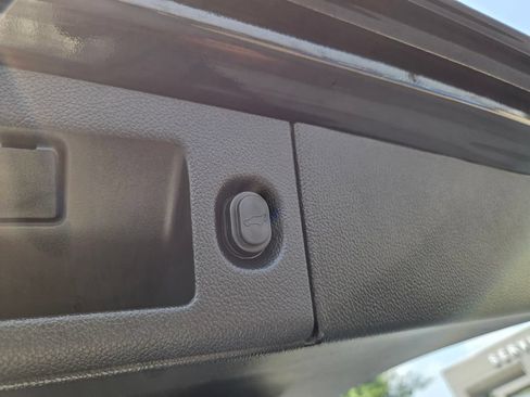 Used 2020 Cadillac Escalade Premium Luxury RWD image 10