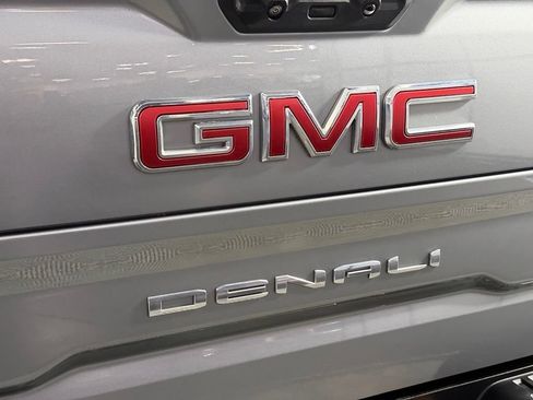 Used 2023 GMC Sierra 1500 Denali AWD/4WD image 12