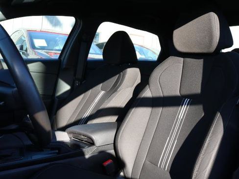 Used 2025 Hyundai Elantra Sport image 10