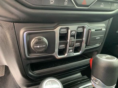 Used 2021 Jeep Wrangler Unlimited Sport AWD/4WD image 32