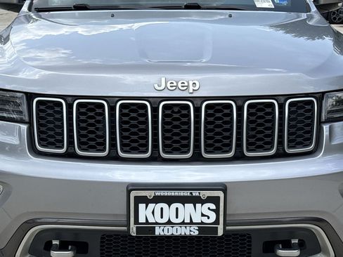 Used 2018 Jeep Grand Cherokee Limited AWD/4WD image 12