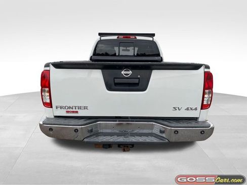 Used 2017 Nissan Frontier SV w/ SV Value Truck Package image 4
